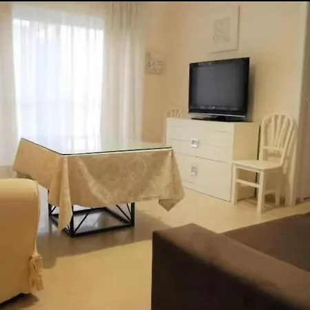 Junto Estacion Tren *