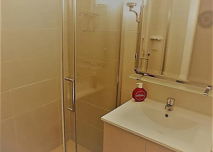 Junto Estacion Tren *